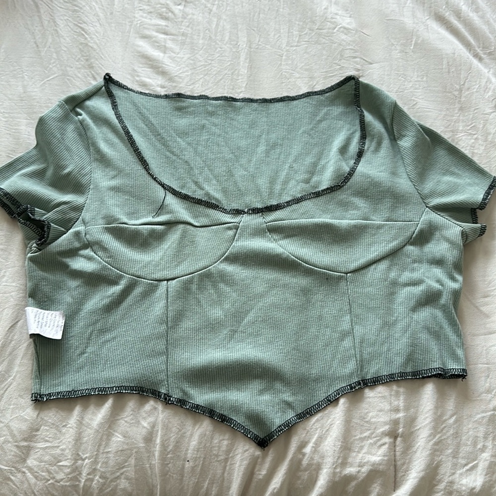 Seafoam green top (crop)